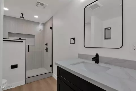 Bath - 2507 E Devonshire Ave, Phoenix, AZ 85016 photo 5 of 5