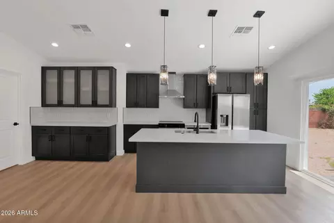 Kitchen - 2507 E Devonshire Ave, Phoenix, AZ 85016 photo 1 of 3