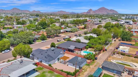 View/Area - 2507 E Devonshire Ave, Phoenix, AZ 85016 photo 3 of 4
