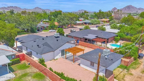 View/Area - 2507 E Devonshire Ave, Phoenix, AZ 85016 photo 1 of 4