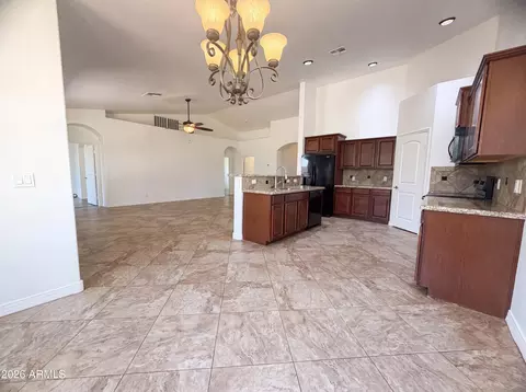 Kitchen - 11309 E Sable Ave, Mesa, AZ 85212 photo 4 of 4