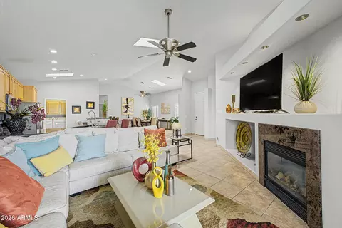 Living - 3312 E Maldonado Dr, Phoenix, AZ 85042 photo 2 of 4