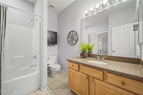 Bath - 3312 E Maldonado Dr, Phoenix, AZ 85042 photo 5 of 5
