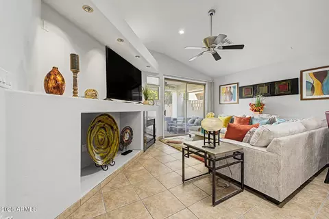Living - 3312 E Maldonado Dr, Phoenix, AZ 85042 photo 1 of 4