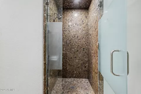 Bath - 3312 E Maldonado Dr, Phoenix, AZ 85042 photo 3 of 5