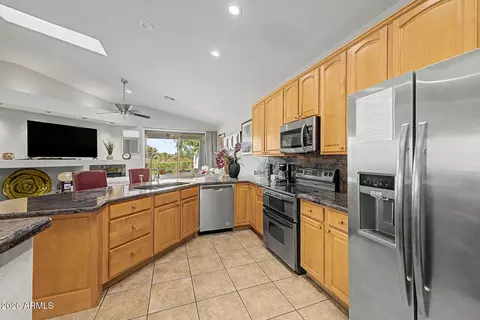 Kitchen - 3312 E Maldonado Dr, Phoenix, AZ 85042 photo 2 of 3