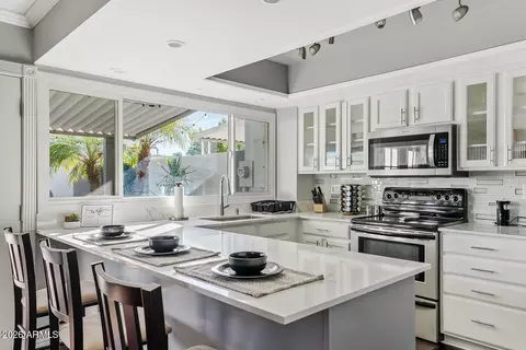 8242 E Orange Blossom Ln, Scottsdale, AZ 85250