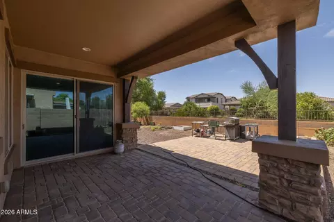 Exterior - 892 E Hampton Ln, Gilbert, AZ 85295 photo 4 of 5