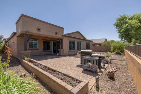 Exterior - 892 E Hampton Ln, Gilbert, AZ 85295 photo 2 of 5