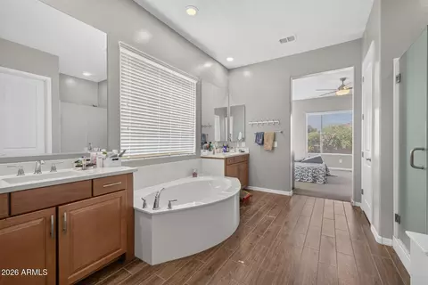 Bath - 892 E Hampton Ln, Gilbert, AZ 85295 photo 1 of 4
