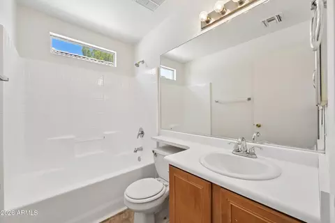 Bath - 1515 E Bloch Rd, Phoenix, AZ 85040 photo 5 of 6