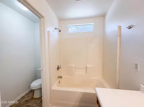 Bath - 1515 E Bloch Rd, Phoenix, AZ 85040 photo 3 of 6
