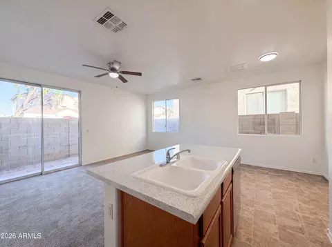 Living - 1515 E Bloch Rd, Phoenix, AZ 85040 photo 2 of 4