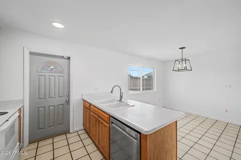 Kitchen - 204 E Fordham Dr, Tempe, AZ 85283 photo 2 of 3