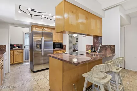Kitchen - 2206 E Nicolet Ave, Phoenix, AZ 85020 photo 1 of 4
