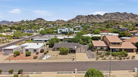 View/Area - 2206 E Nicolet Ave, Phoenix, AZ 85020 photo 4 of 5