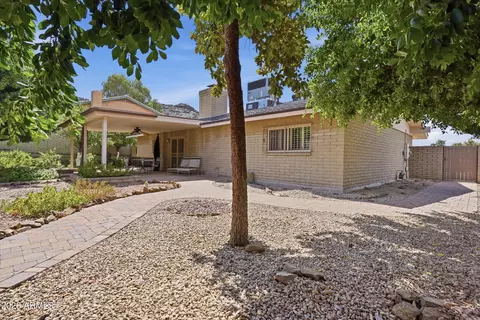 Exterior - 2206 E Nicolet Ave, Phoenix, AZ 85020 photo 4 of 5