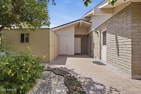 Exterior - 2206 E Nicolet Ave, Phoenix, AZ 85020 photo 2 of 5