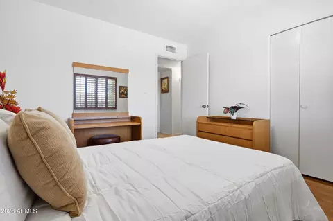 Bedroom - 2206 E Nicolet Ave, Phoenix, AZ 85020 photo 5 of 5