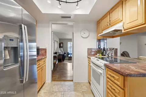 Kitchen - 2206 E Nicolet Ave, Phoenix, AZ 85020 photo 2 of 4