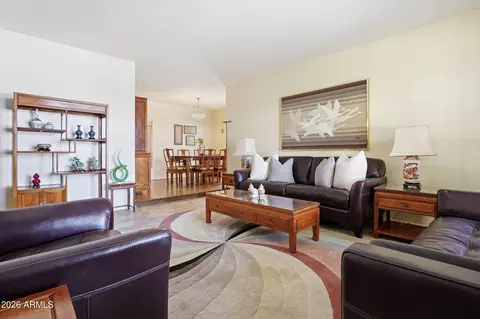 Living - 2206 E Nicolet Ave, Phoenix, AZ 85020 photo 2 of 5