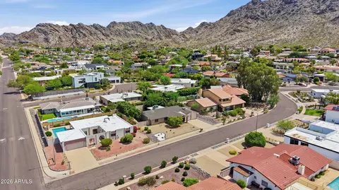 View/Area - 2206 E Nicolet Ave, Phoenix, AZ 85020 photo 1 of 5