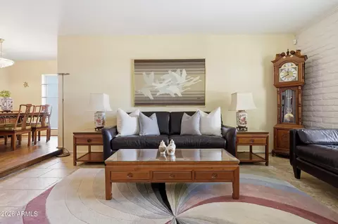 Living - 2206 E Nicolet Ave, Phoenix, AZ 85020 photo 1 of 5