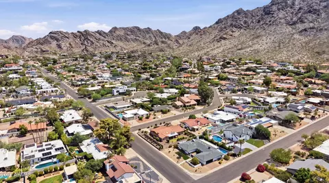 View/Area - 2206 E Nicolet Ave, Phoenix, AZ 85020 photo 3 of 5