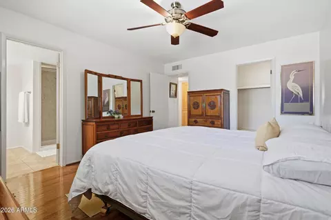 Bedroom - 2206 E Nicolet Ave, Phoenix, AZ 85020 photo 3 of 5