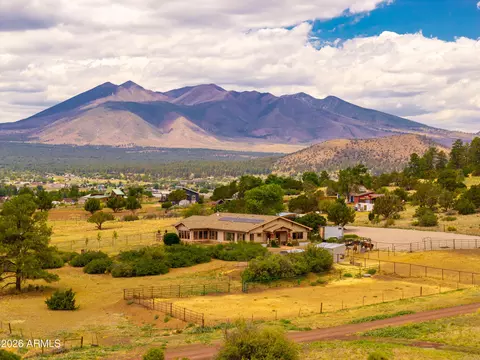 8140 Sleeping Dog Rd, Flagstaff, AZ 86004