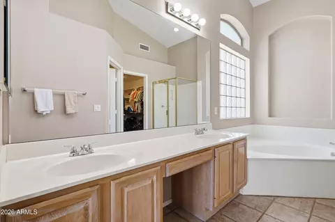 Bath - 4010 E Hamblin Dr, Phoenix, AZ 85050 photo 1 of 3