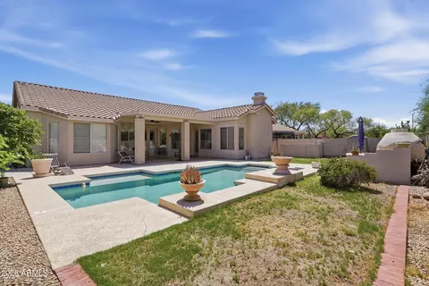 Exterior - 4010 E Hamblin Dr, Phoenix, AZ 85050 photo 6 of 9