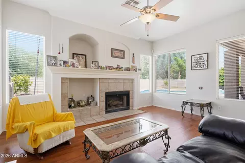 Living - 4010 E Hamblin Dr, Phoenix, AZ 85050 photo 2 of 4