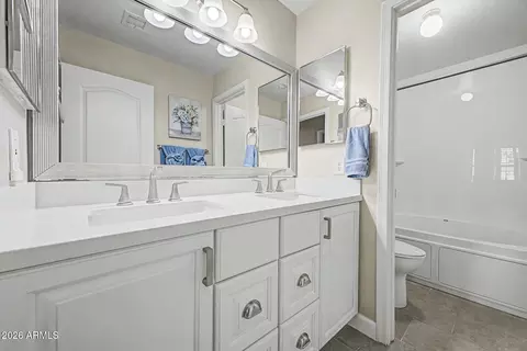 Bath - 250 E Chelsea Ln, Gilbert, AZ 85295 photo 4 of 5