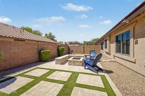 Exterior - 250 E Chelsea Ln, Gilbert, AZ 85295 photo 6 of 18