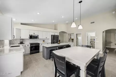 Kitchen - 250 E Chelsea Ln, Gilbert, AZ 85295 photo 5 of 7