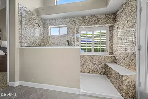Bath - 250 E Chelsea Ln, Gilbert, AZ 85295 photo 2 of 5