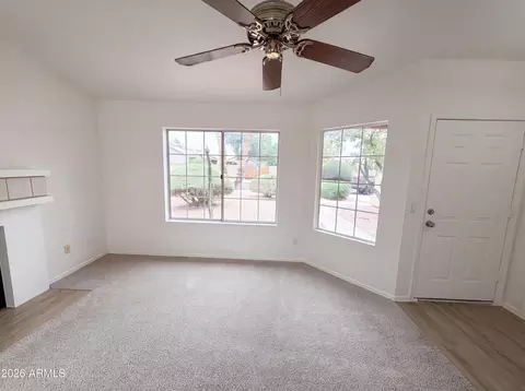 Living - 2945 E Hononegh Dr, Phoenix, AZ 85050 photo 2 of 4