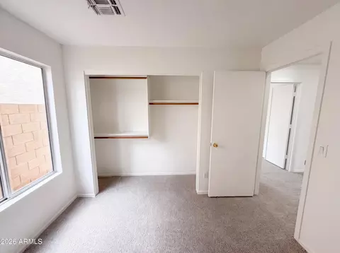 Bedroom - 2945 E Hononegh Dr, Phoenix, AZ 85050 photo 3 of 8