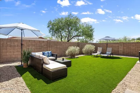 Exterior - 4611 E Abraham Ln, Phoenix, AZ 85050 photo 2 of 4