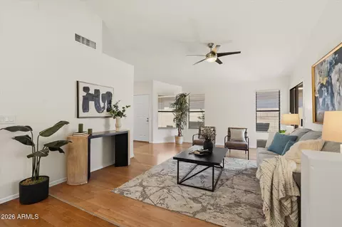 Living - 4611 E Abraham Ln, Phoenix, AZ 85050 photo 2 of 3