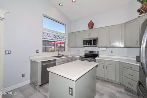 Kitchen - 10227 E Osage Ave E, Mesa, AZ 85212 photo 5 of 6