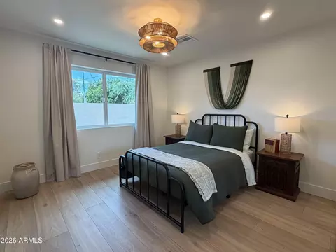 Bedroom - 3341 E Cochise Dr, Phoenix, AZ 85028 photo 4 of 4