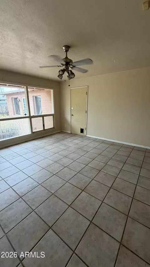 Living - 4648 E Palm Ln, Phoenix, AZ 85008 photo 2 of 2
