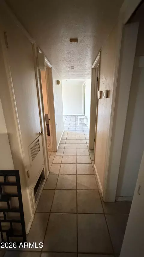 Entry Way - 4648 E Palm Ln, Phoenix, AZ 85008 photo 3 of 4