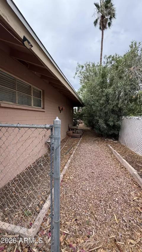 Exterior - 4648 E Palm Ln, Phoenix, AZ 85008 photo 2 of 3
