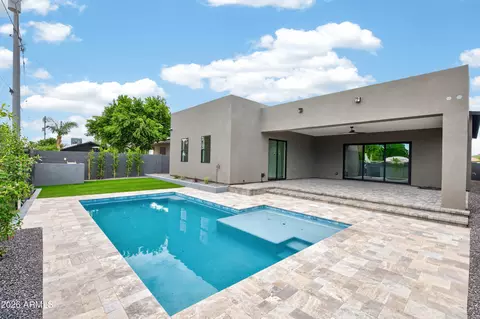 Exterior - 1335 E Kaler Dr, Phoenix, AZ 85020 photo 5 of 7