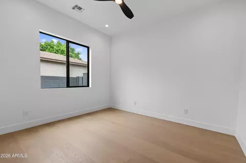 Bedroom - 1335 E Kaler Dr, Phoenix, AZ 85020 photo 1 of 5