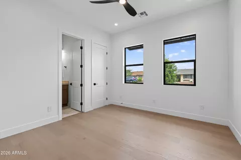 Bedroom - 1335 E Kaler Dr, Phoenix, AZ 85020 photo 3 of 5
