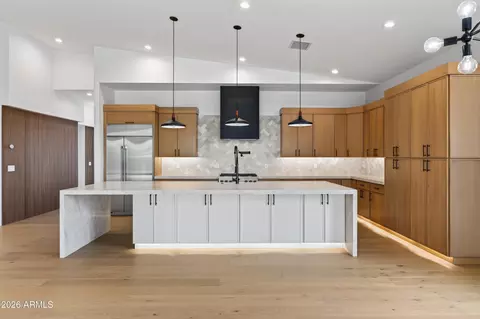 Kitchen - 1335 E Kaler Dr, Phoenix, AZ 85020 photo 5 of 5